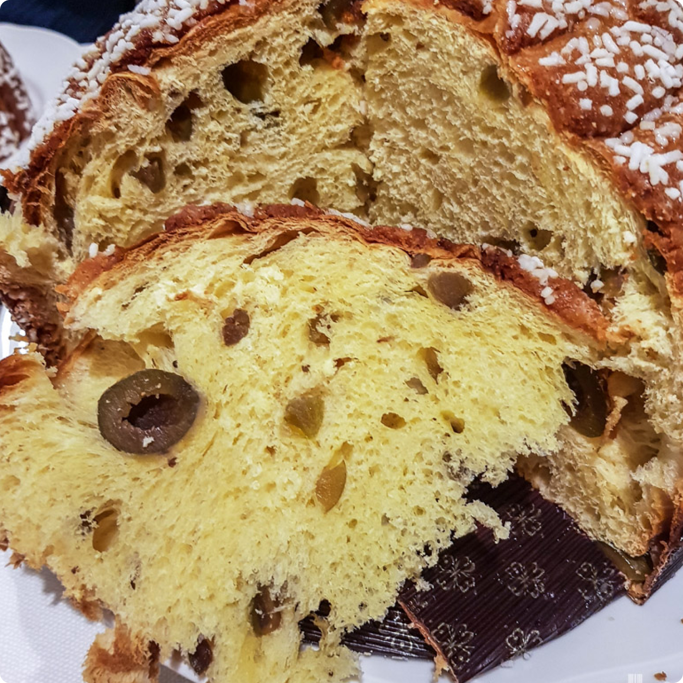 Dolce lievitato con uvetta